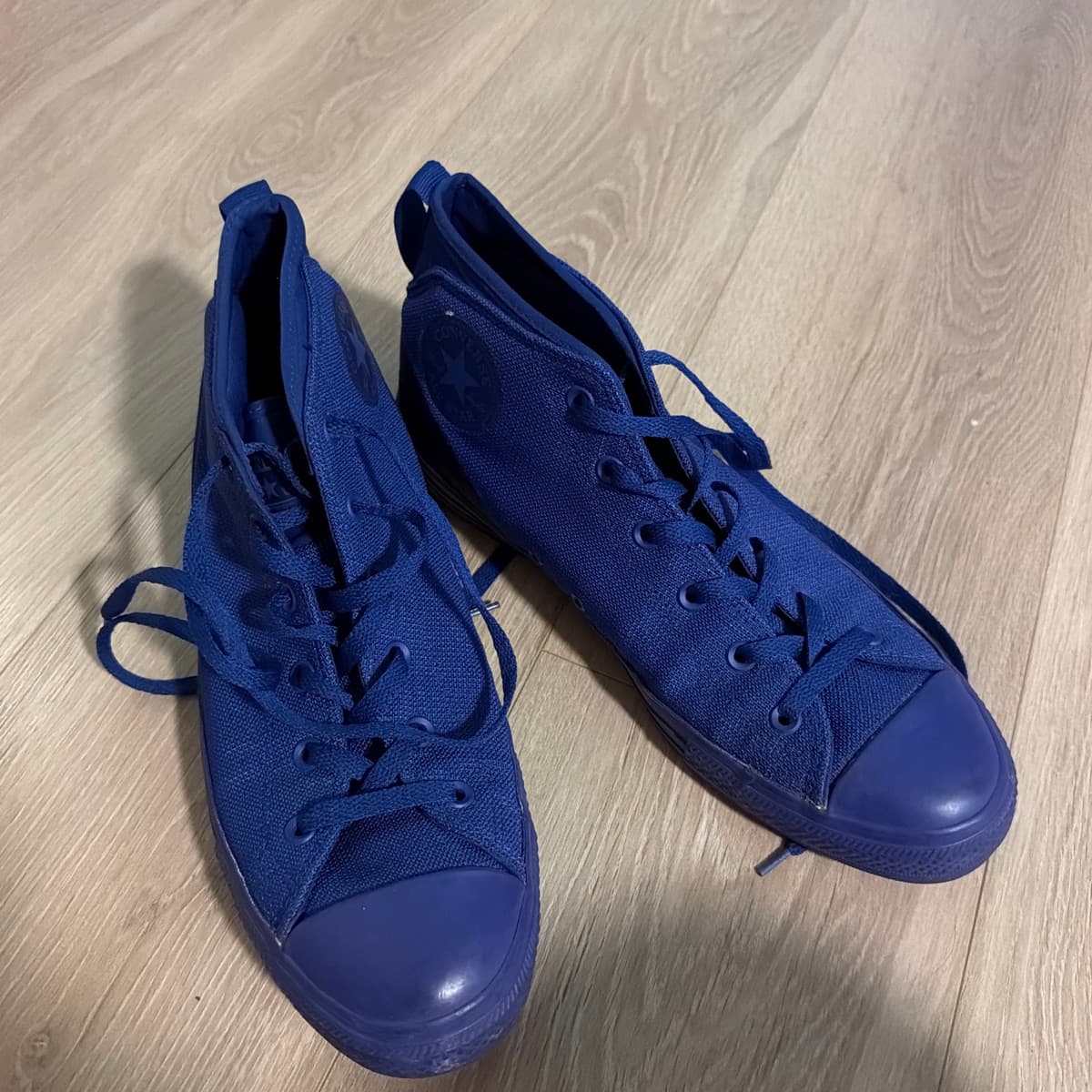 Converse háir strigaskór