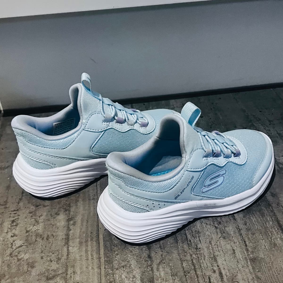 Skechers strigaskór