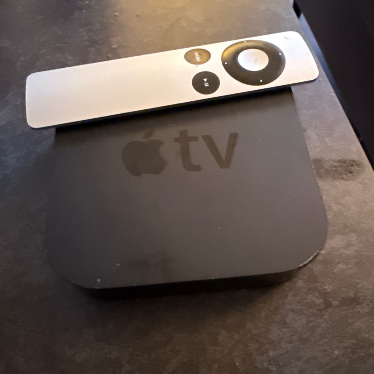 Apple TV með fjarstýringu