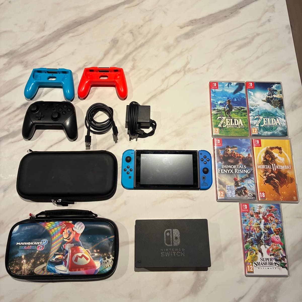 Nintendo Switch með 5 leikjum og aukahlutum