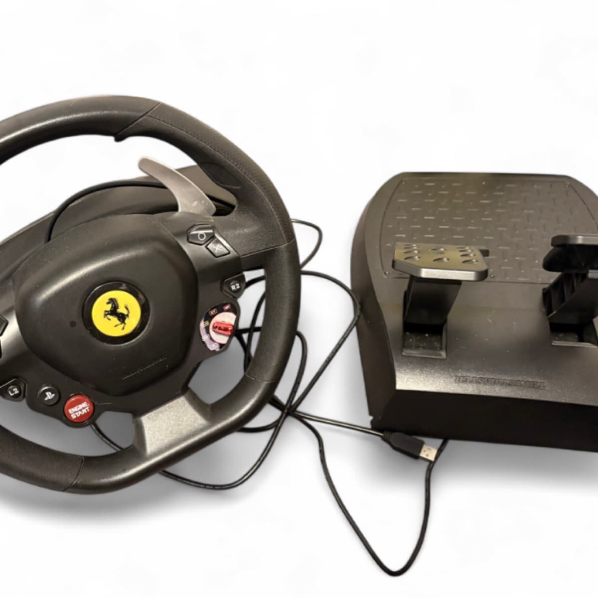 Ferrari leikjastýri og pedalar