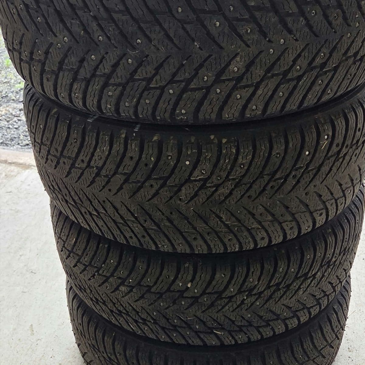 Nokian Hakkapeliitta nagladekk, 225/55 R17
