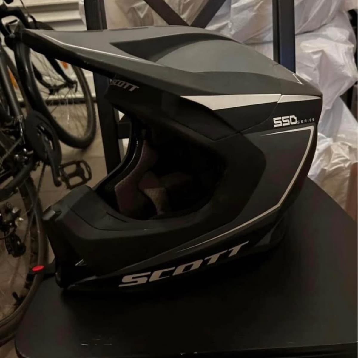 Scott 550 Series MIPS hjálmur