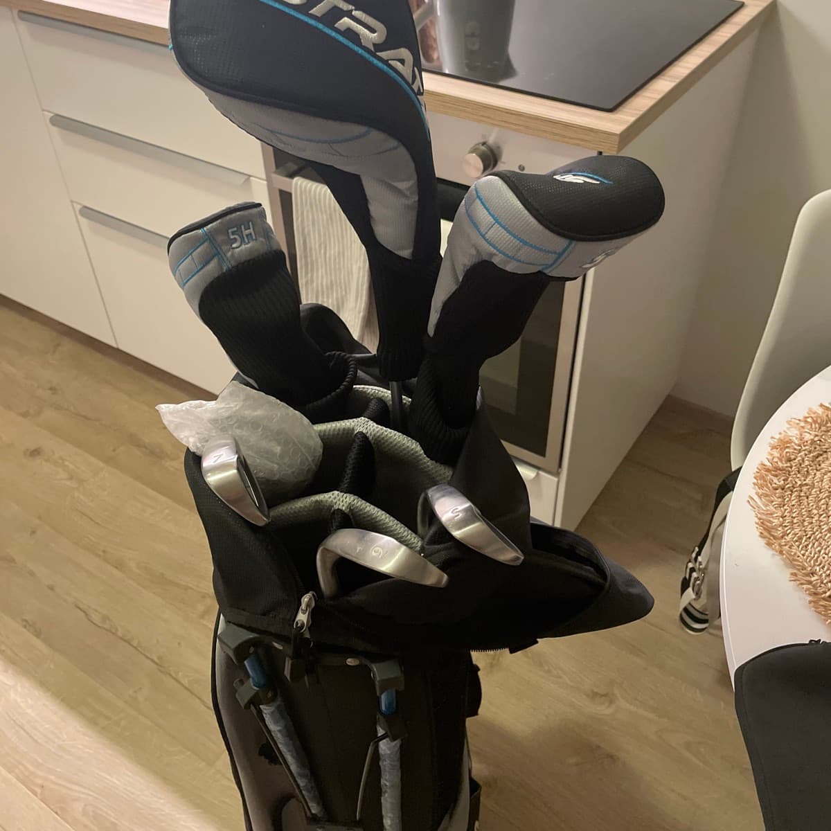 Strata golfsett