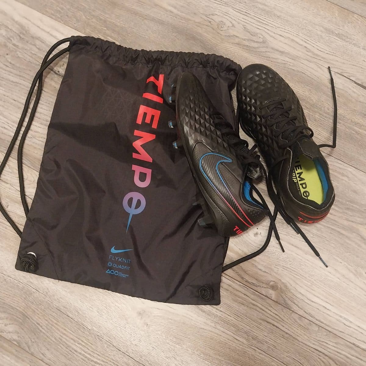 Nike Tiempo fótboltaskór og poki