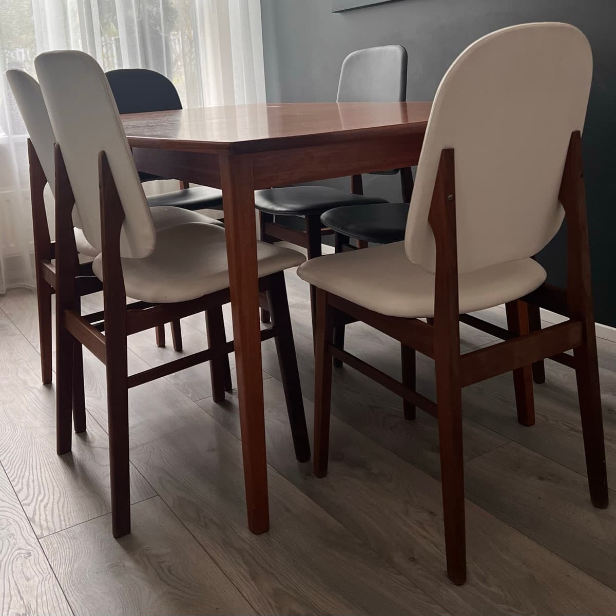 Borðstofusett með 6 stólum