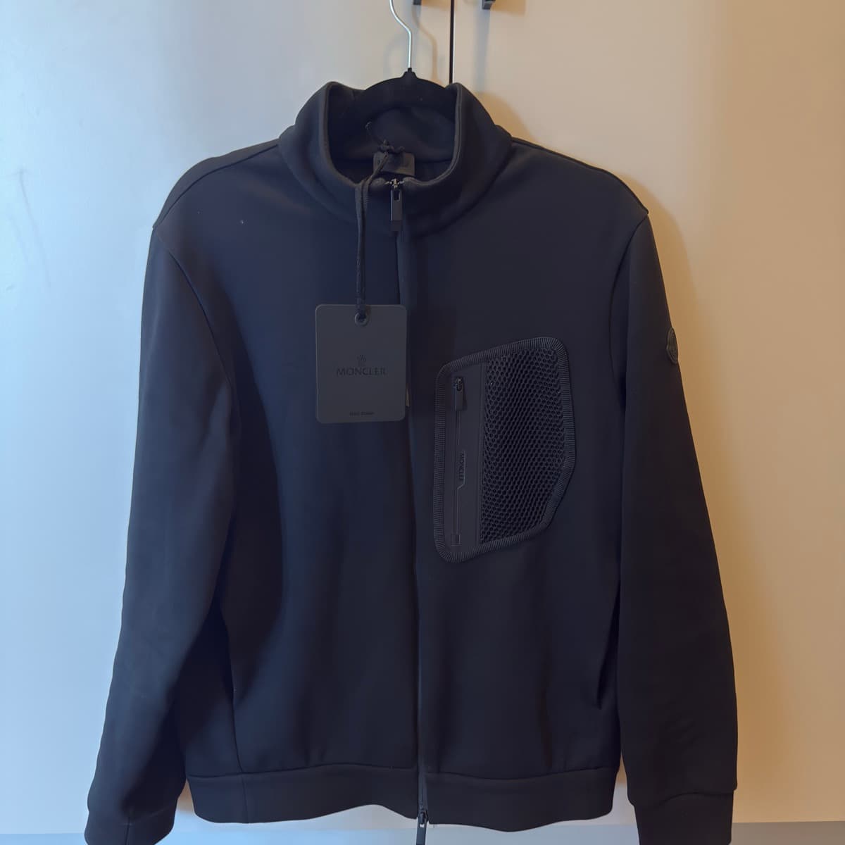 Moncler peysa með rennilás