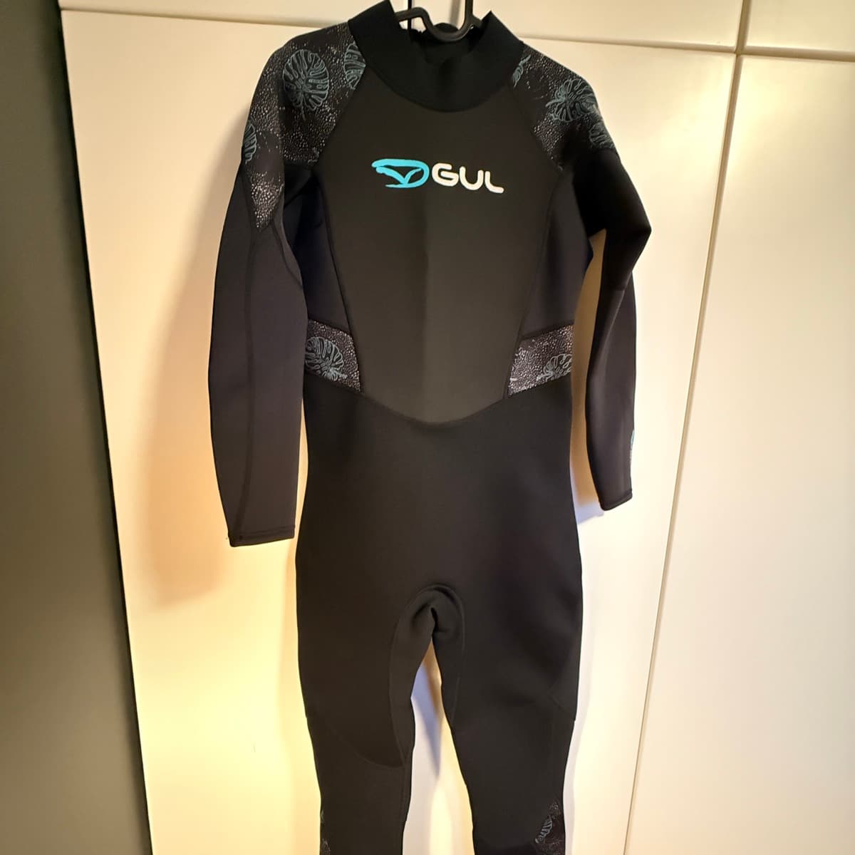 GUL KVK Contour blautbúningur