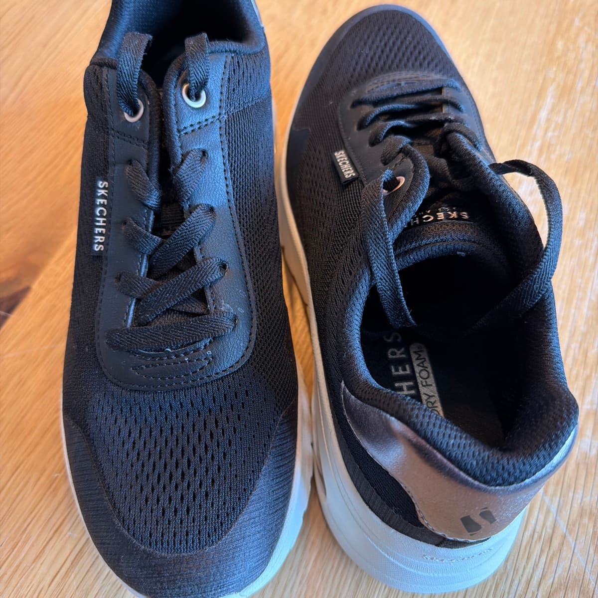 Skechers strigaskór