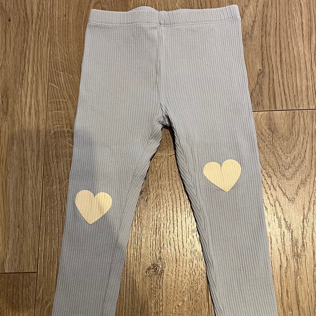 Rifflaðar leggins með hjörtum