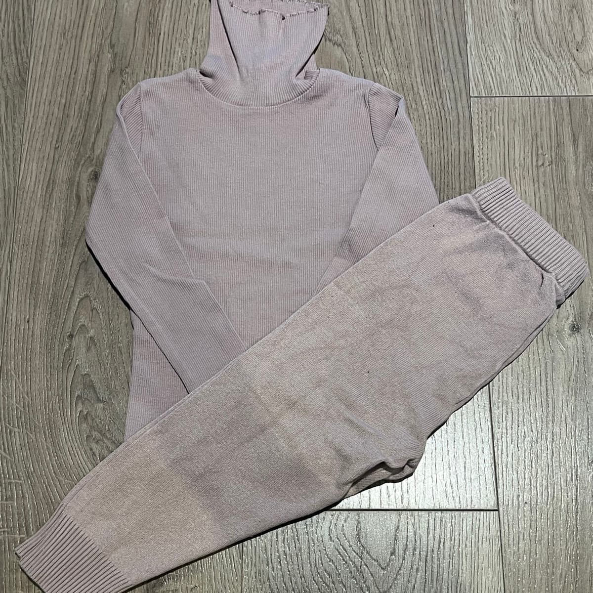 Beige sett