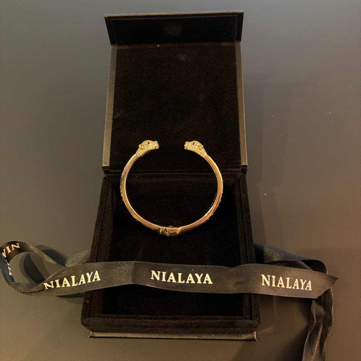 Nialaya armband með pardushausum