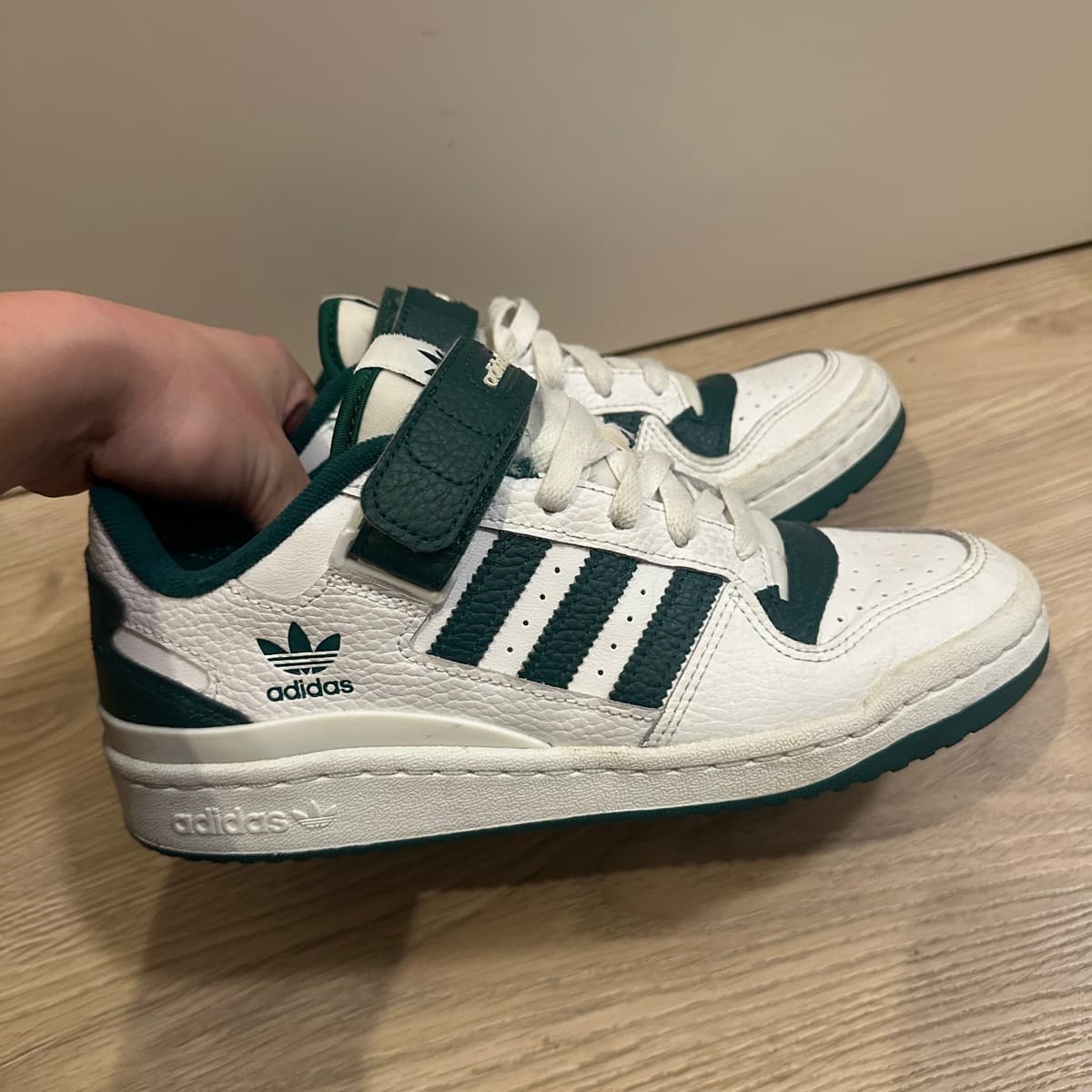 Adidas Forum strigaskór