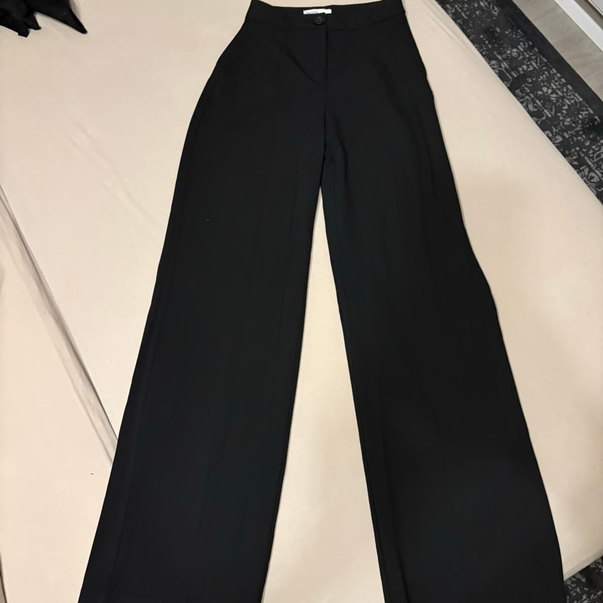 Bershka buxur