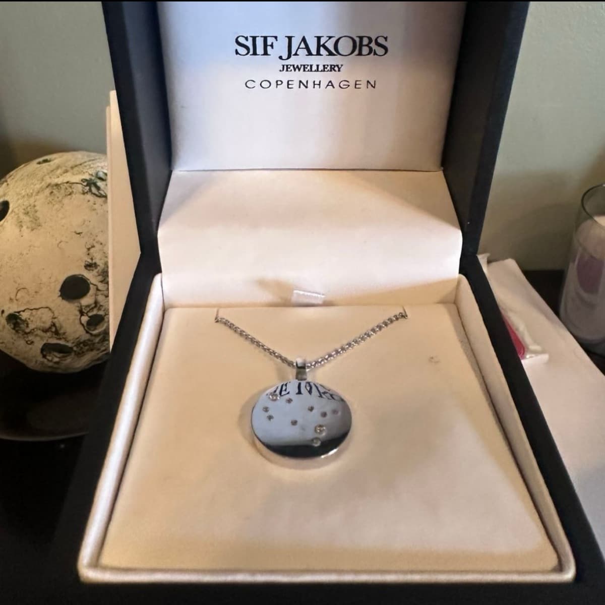 Sif Jakobs hálsmen