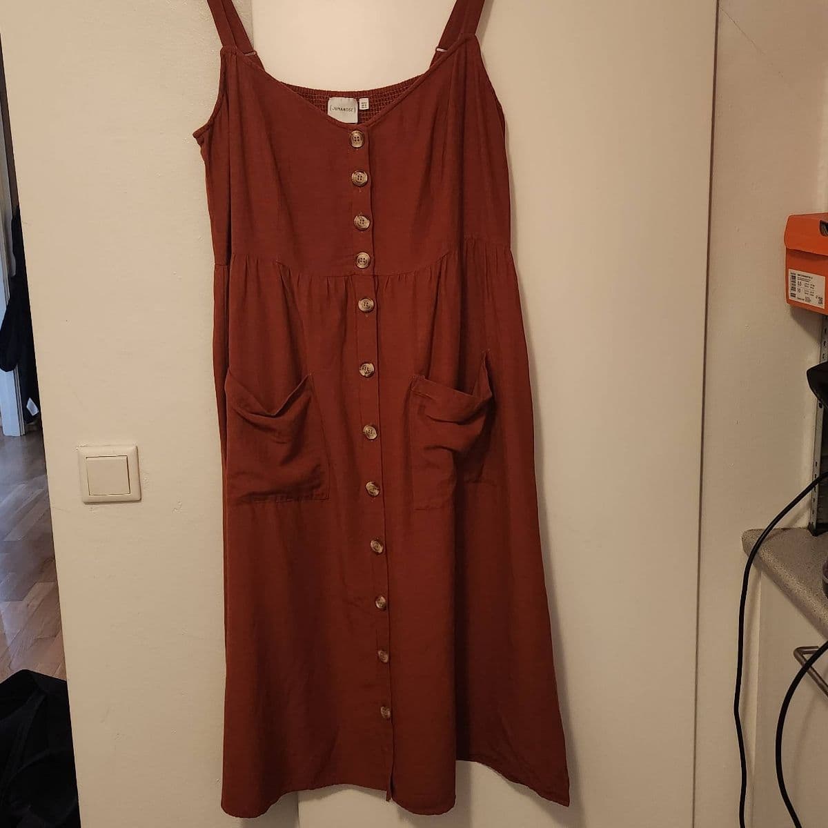 Brúnt Junarose kjóll L
