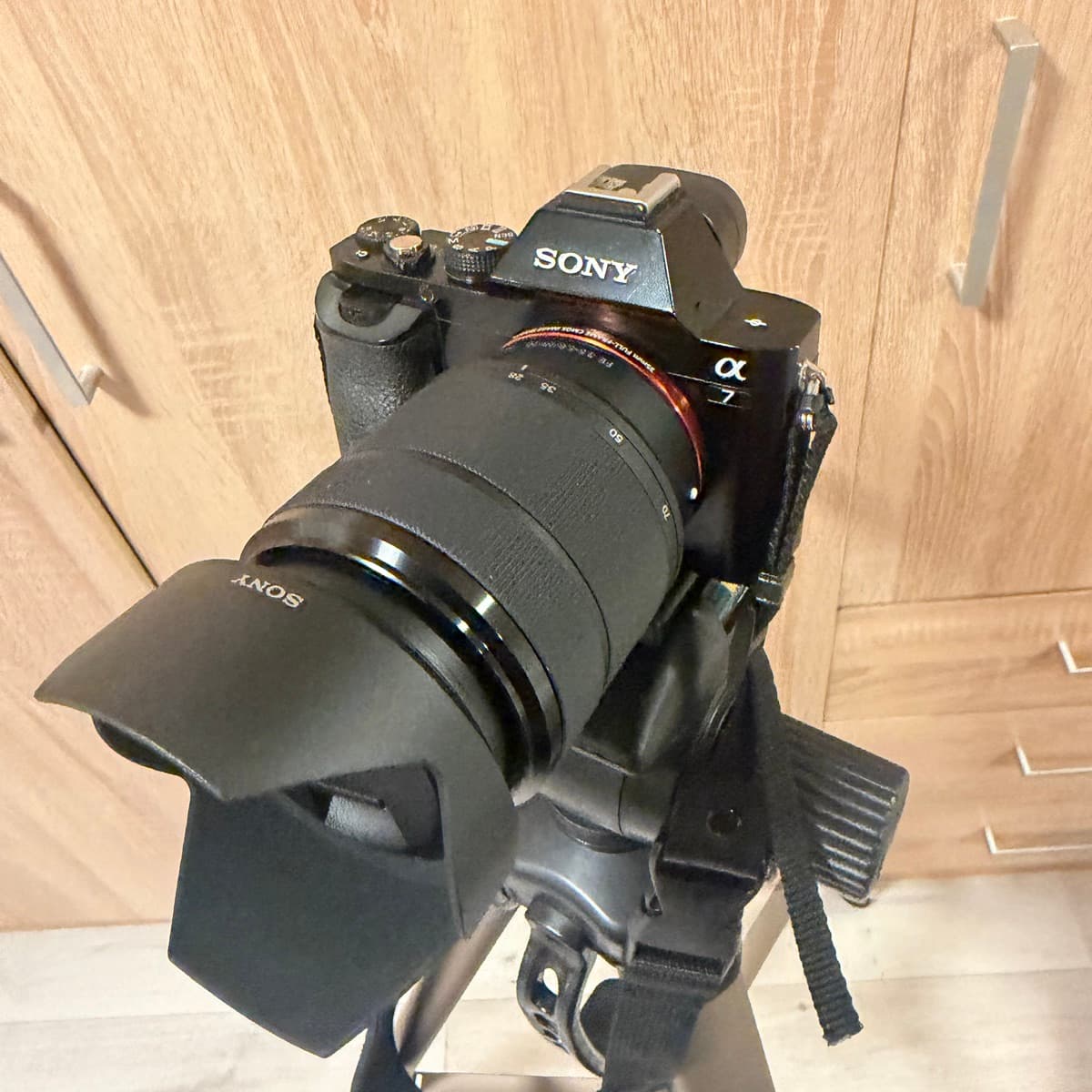 Sony Alpha 7 myndavél og þrífótur