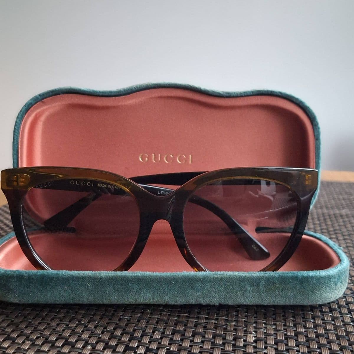 Gucci sólgleraugu