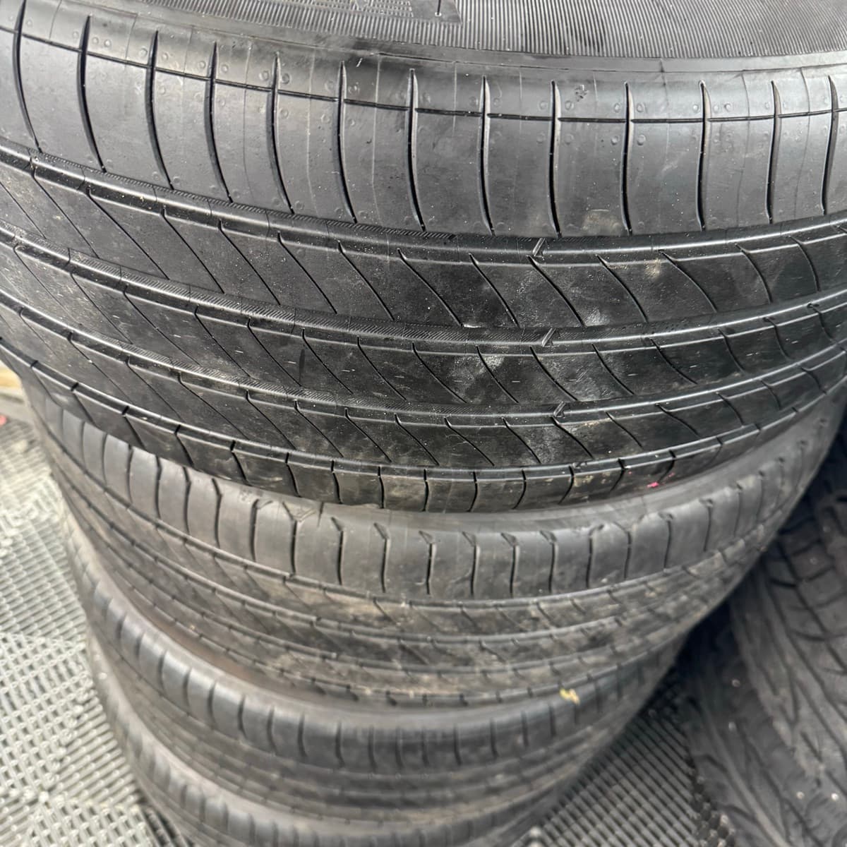 Michelin dekk, 235/45 R18