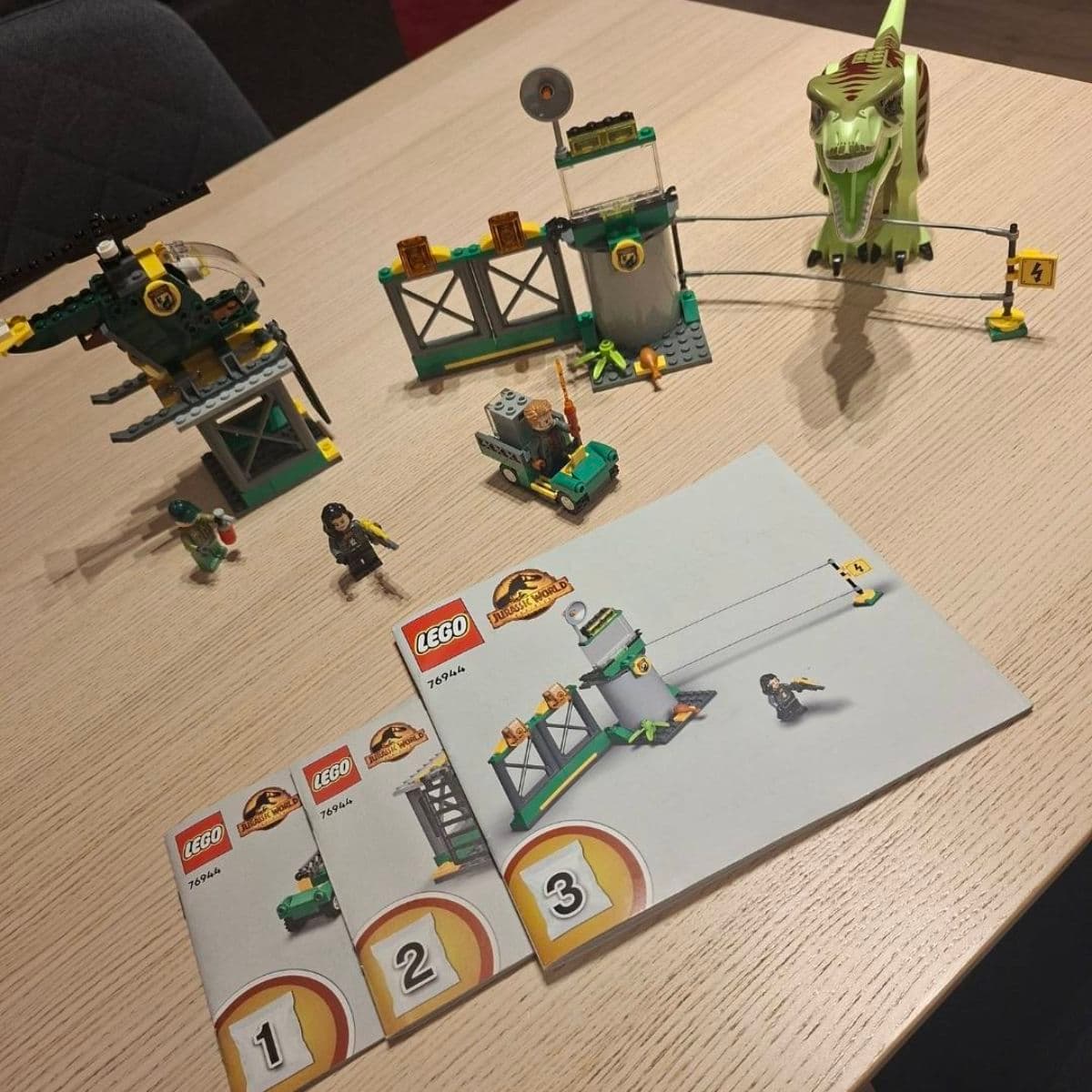 LEGO Jurassic World T. rex flótti