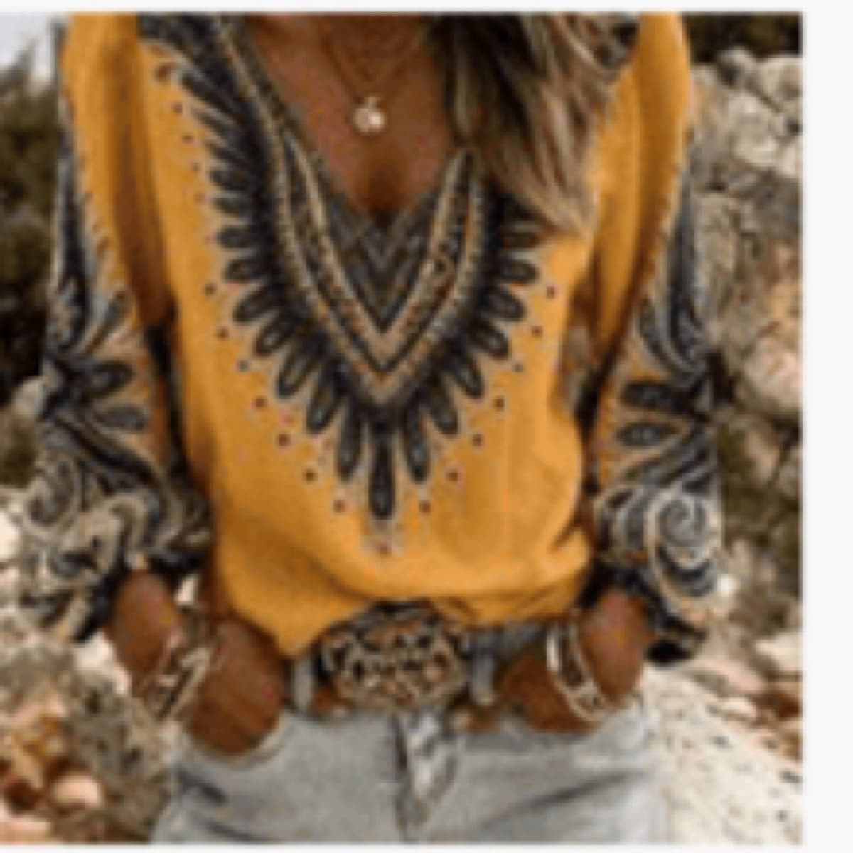 Mynstruð boho blússa