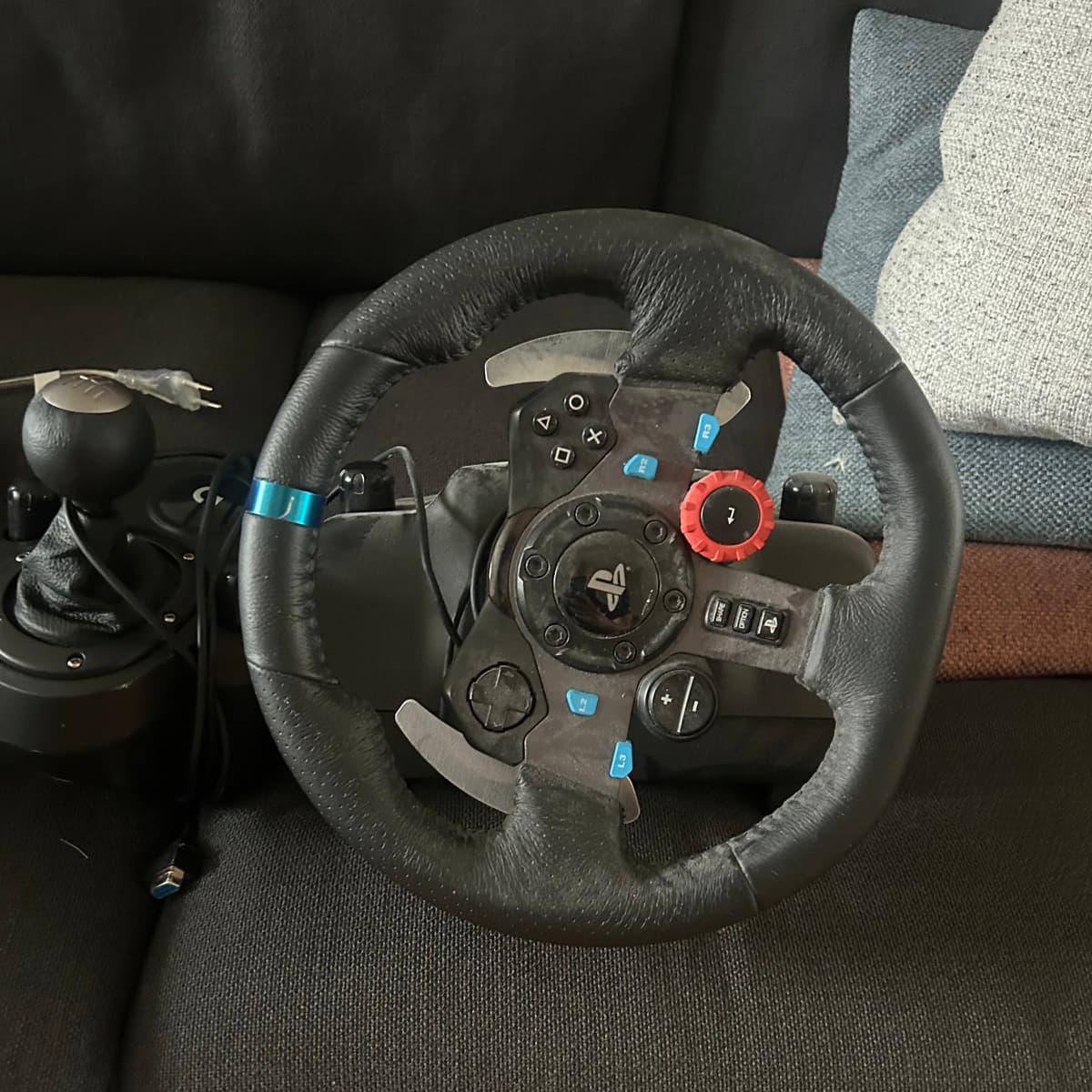 Logitech G29 leikjaratt, pedalar og gírstöng