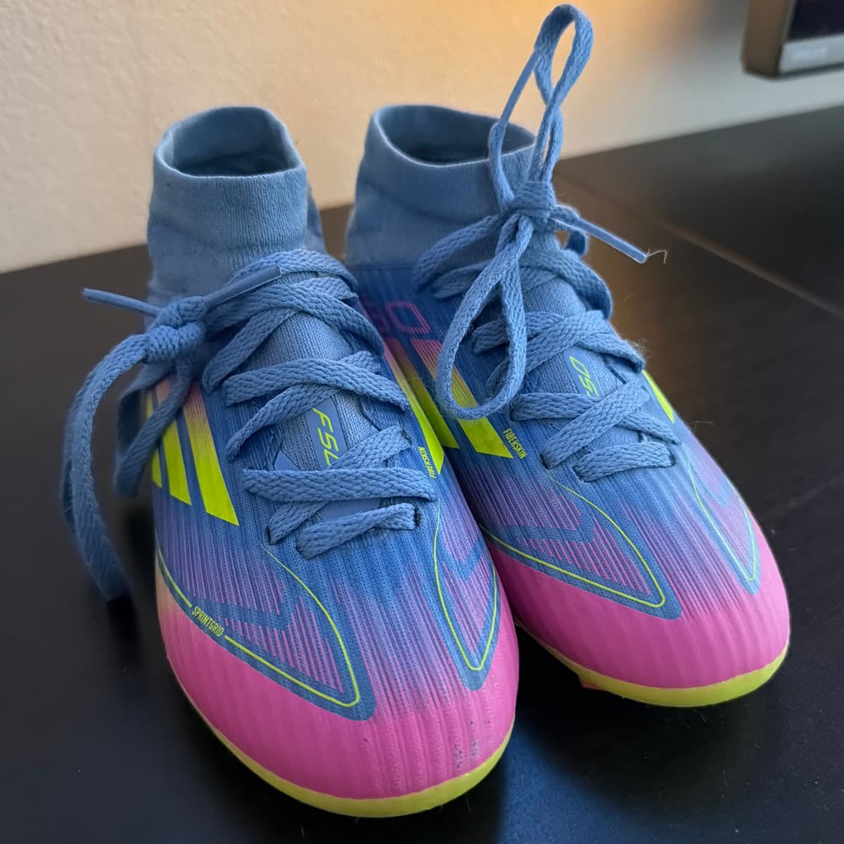 Adidas F50 fótboltaskór