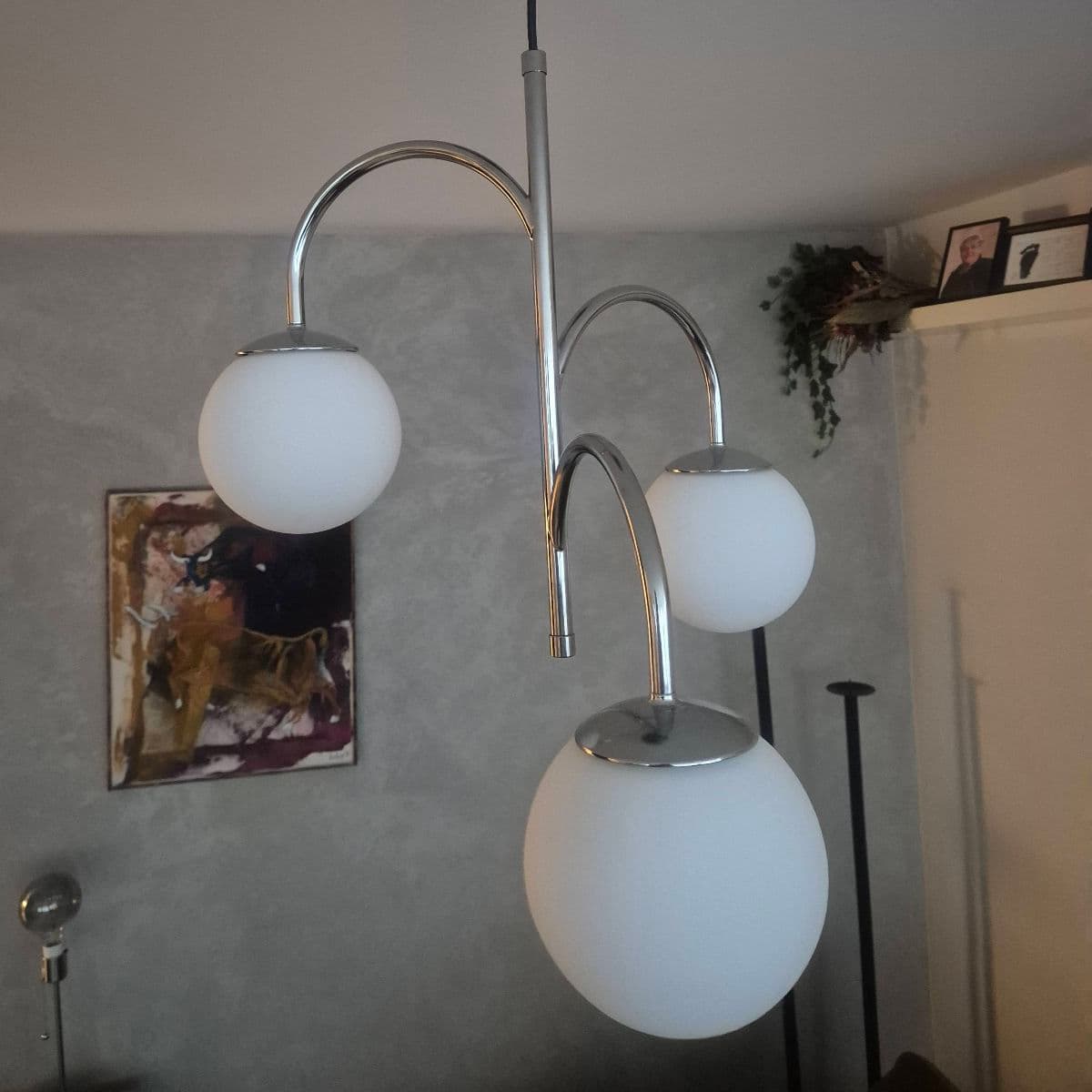 Loftljós og kringlóttur spegill