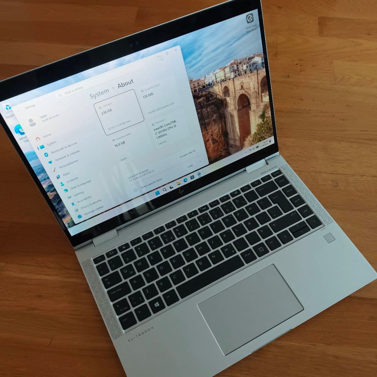 HP fartölva, i7, 16GB RAM, 256GB SSD