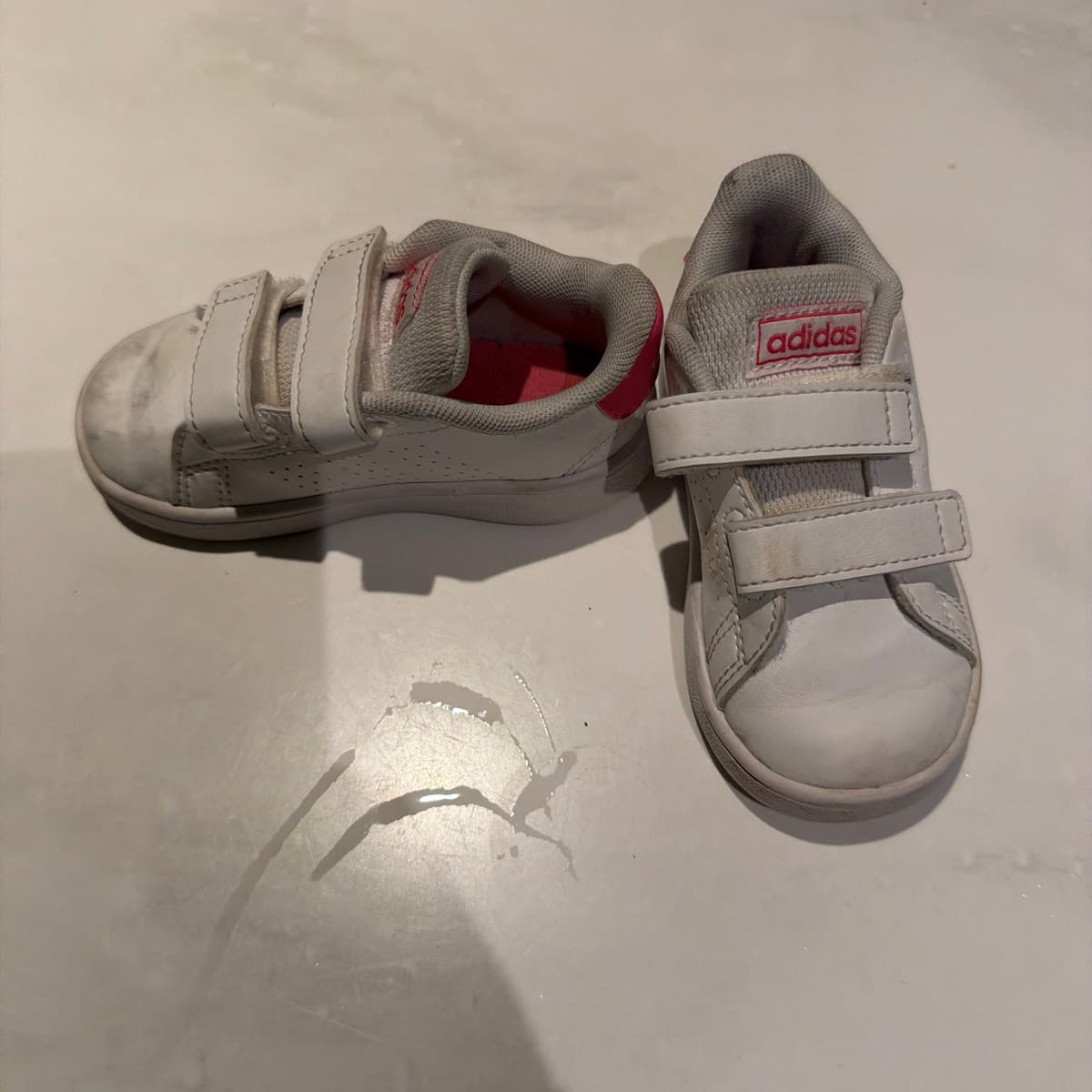 Adidas skór