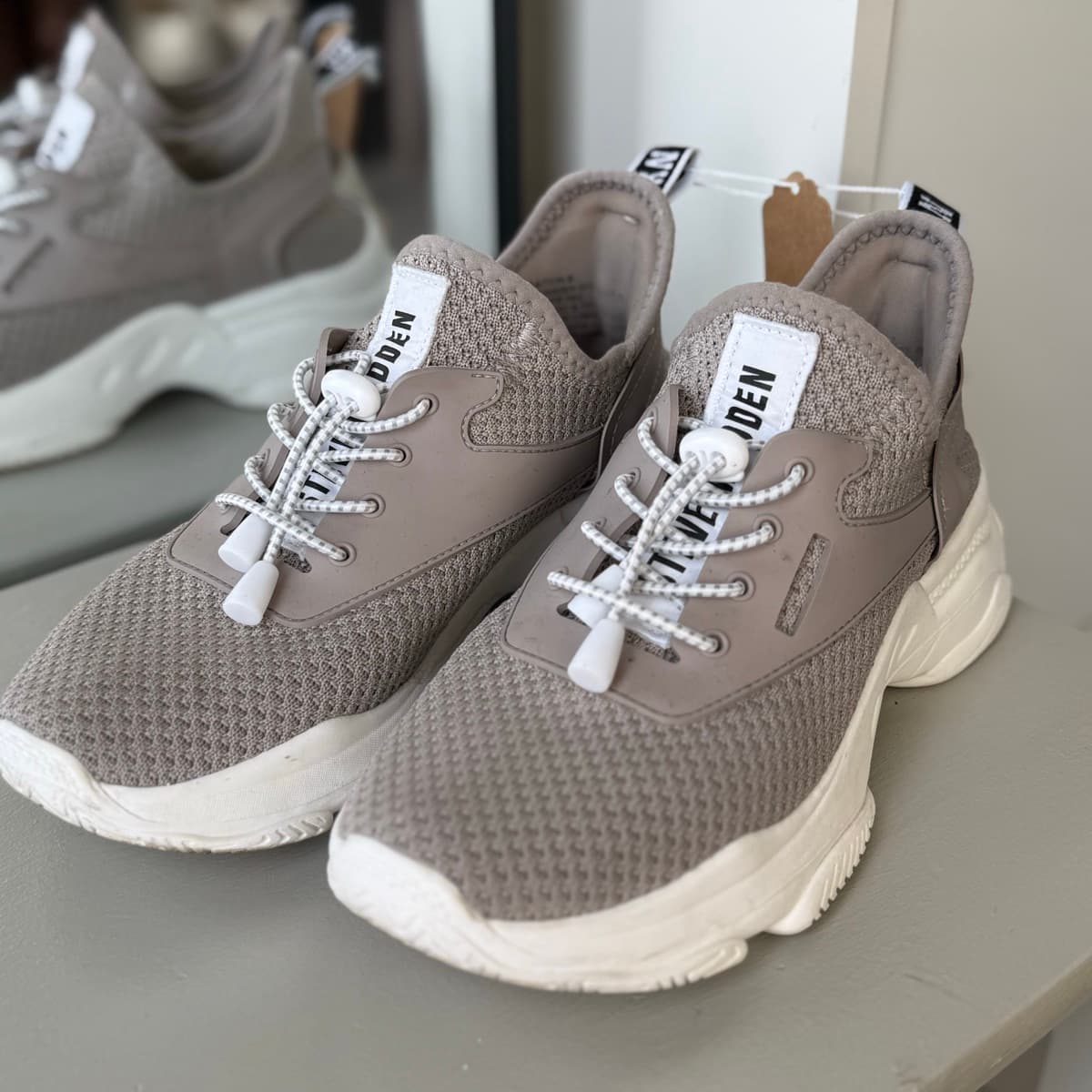 Steve Madden strigaskór