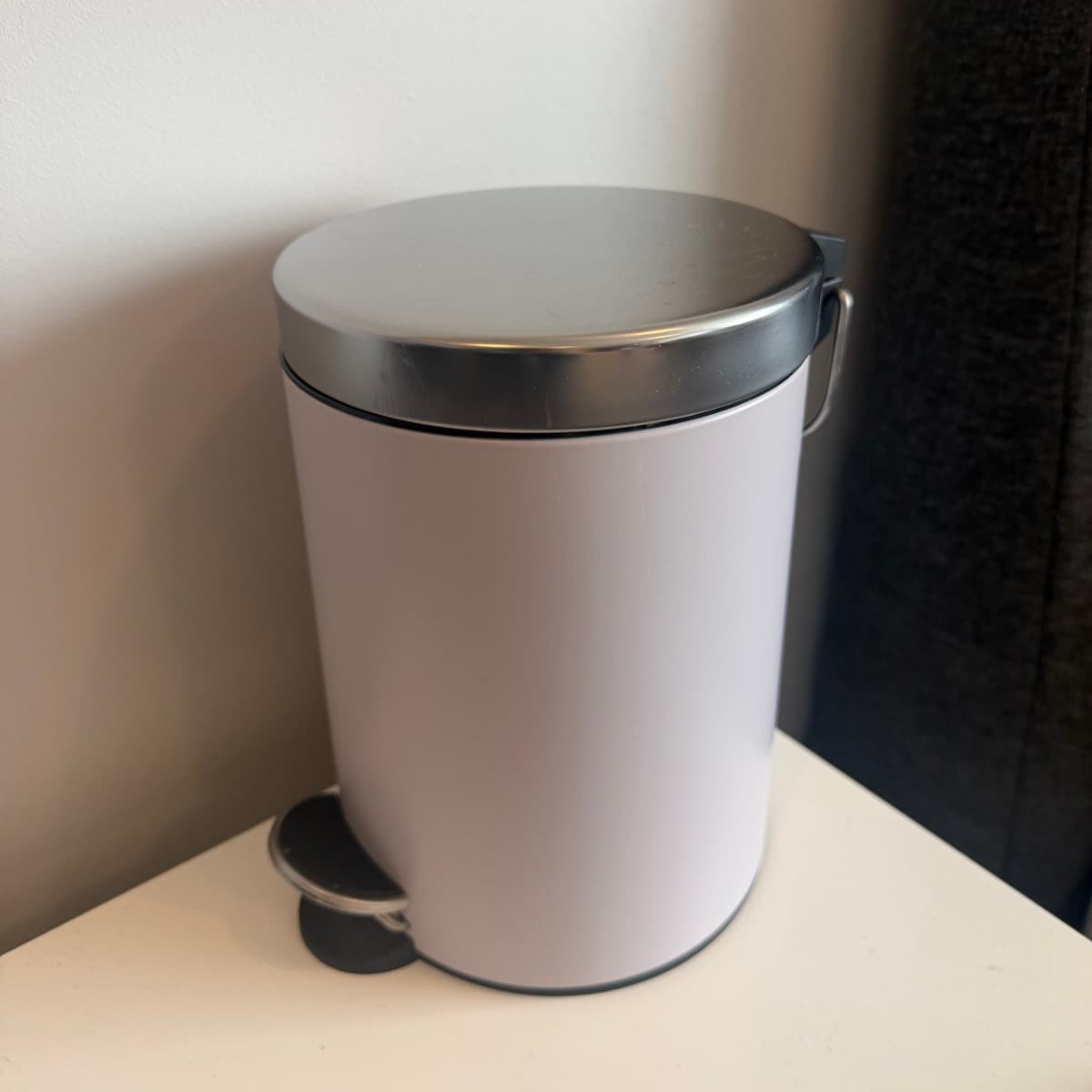 Mini Ruslatunna með fótstigi