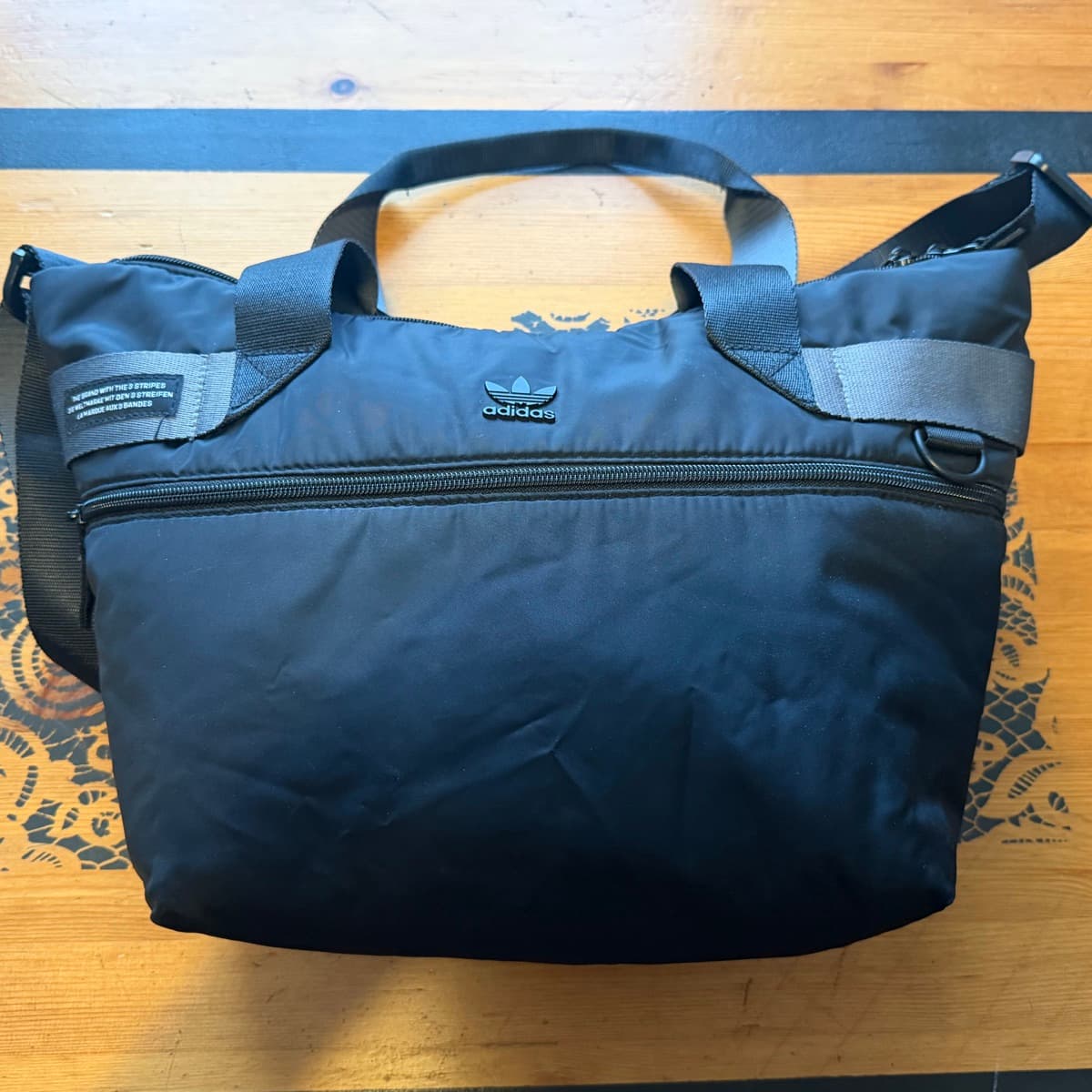 Adidas taska