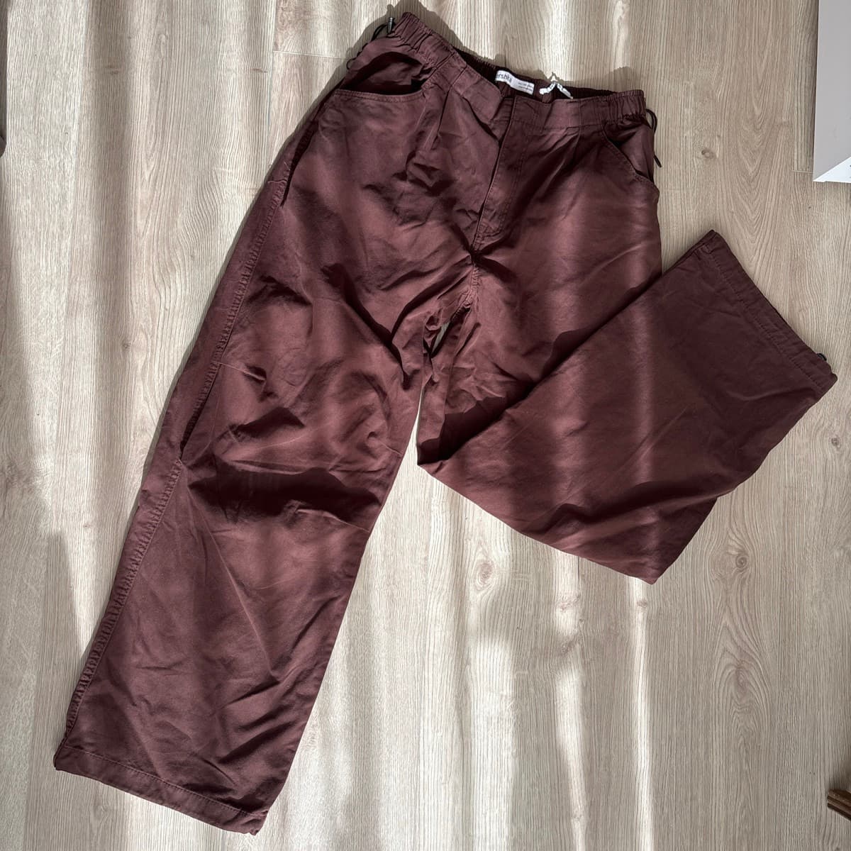 Bershka brúnar Buxur