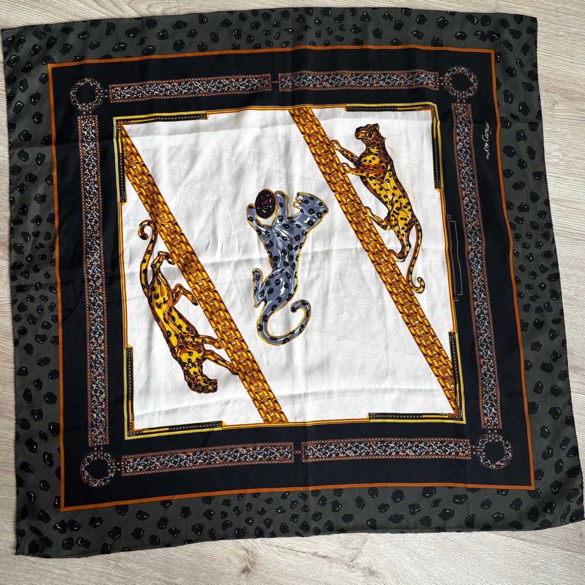 Cartier silkislæða