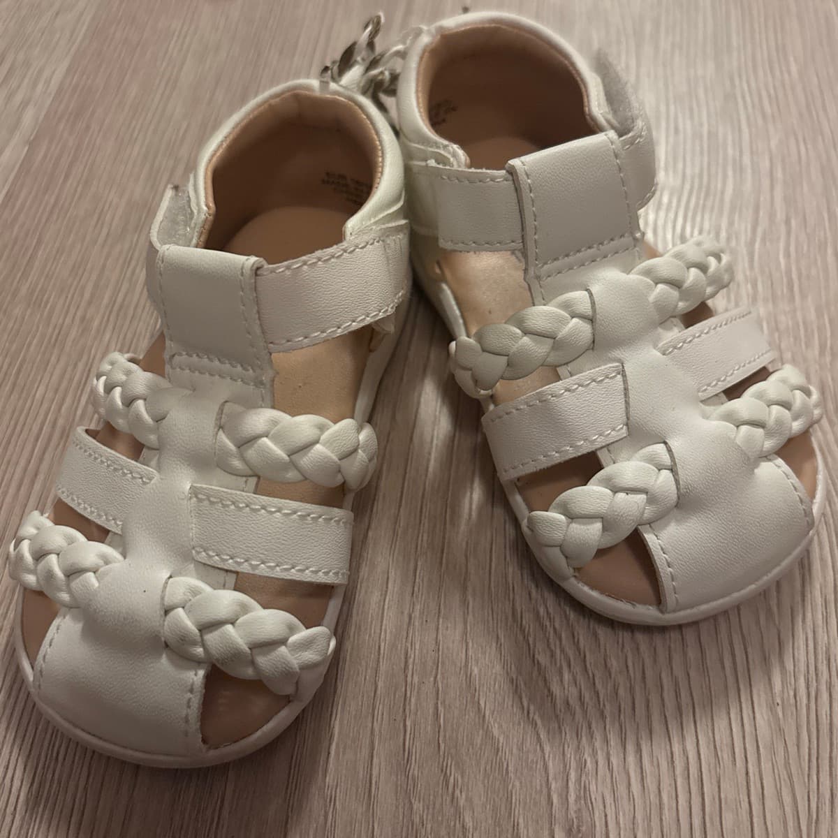 H&M sandalar st 18-19