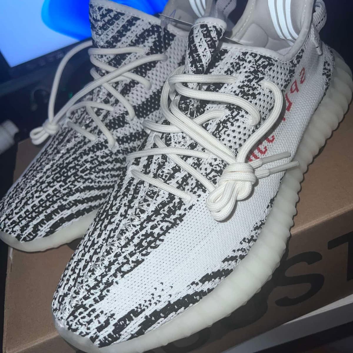Adidas Yeezy Boost 350 V2 Zebra