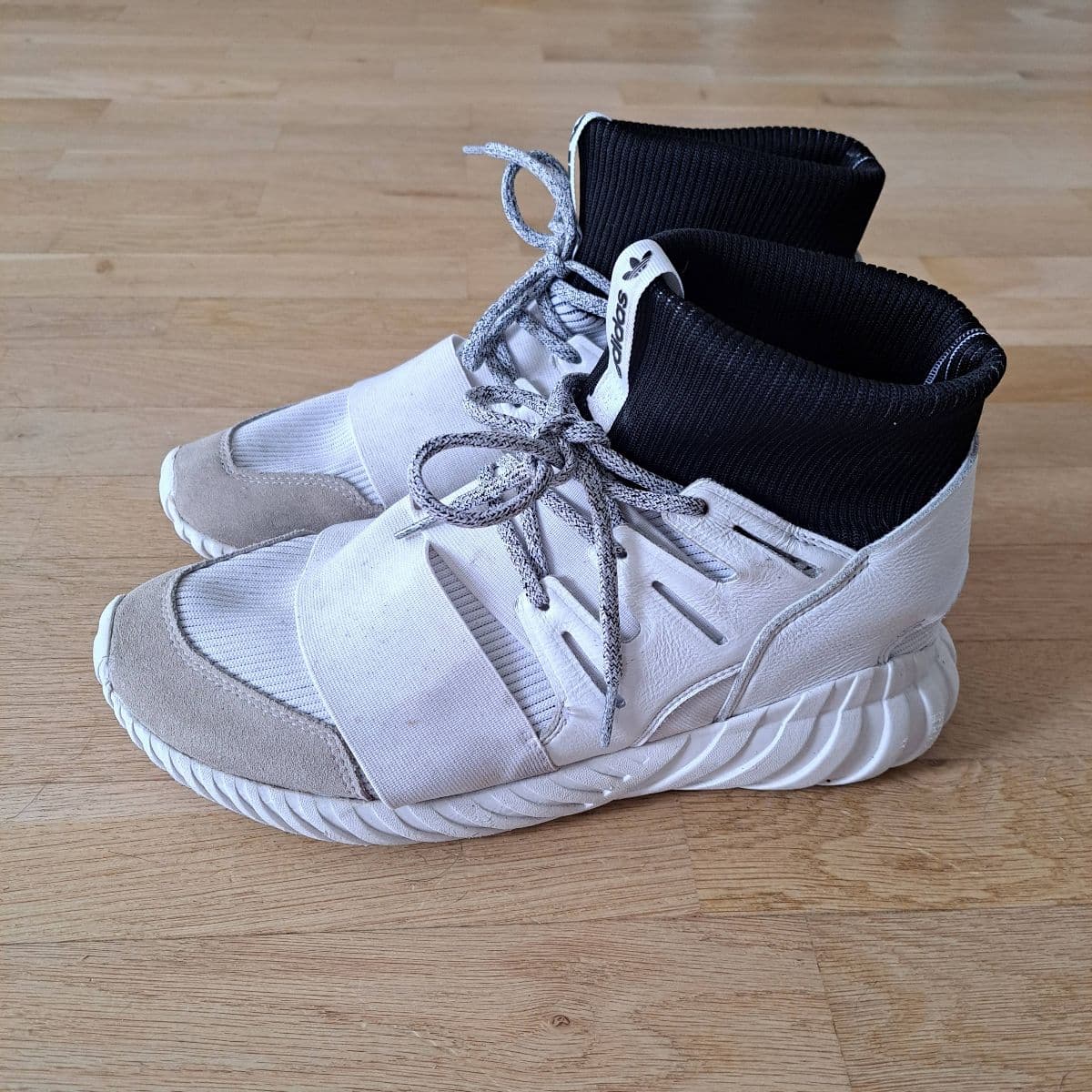 Adidas Tubular skór