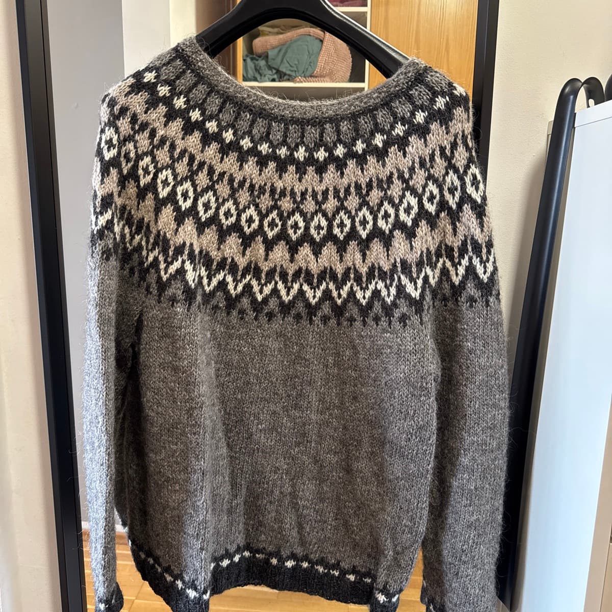 Munstruð ullarpeysa xl-xxl