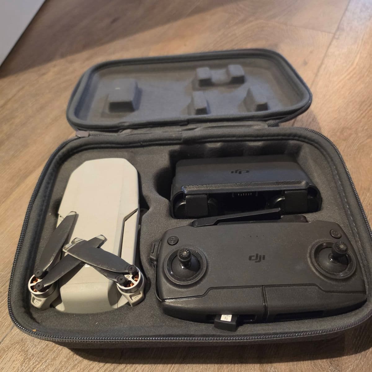 DJI Mavic Mini combo dróni