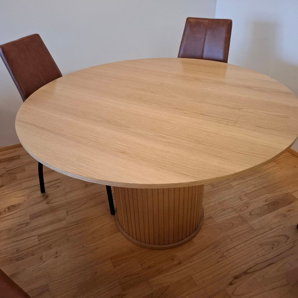 Borð og stólar