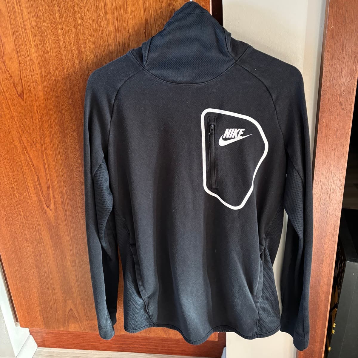 Nike hettupeysa