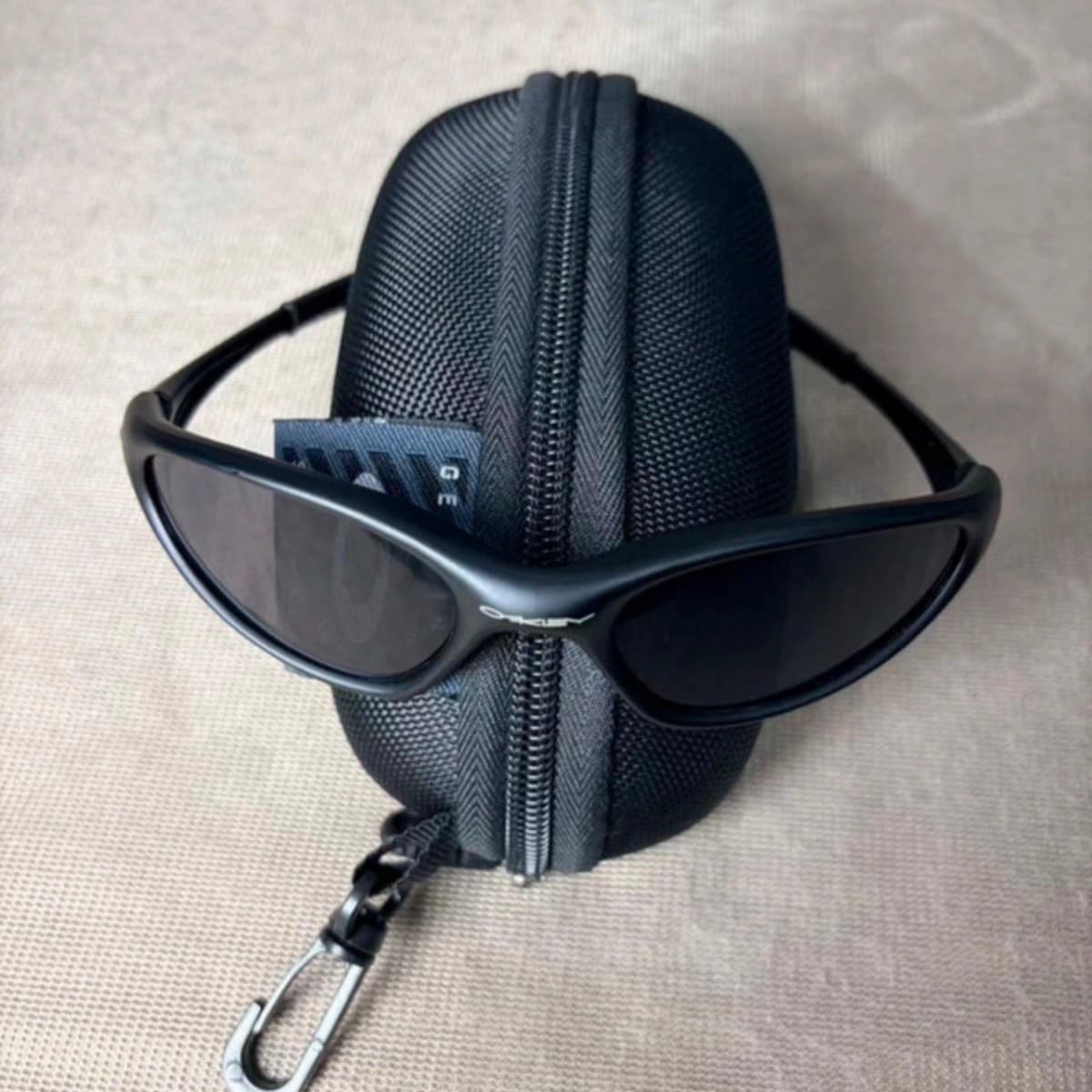 Oakley sólgleraugu