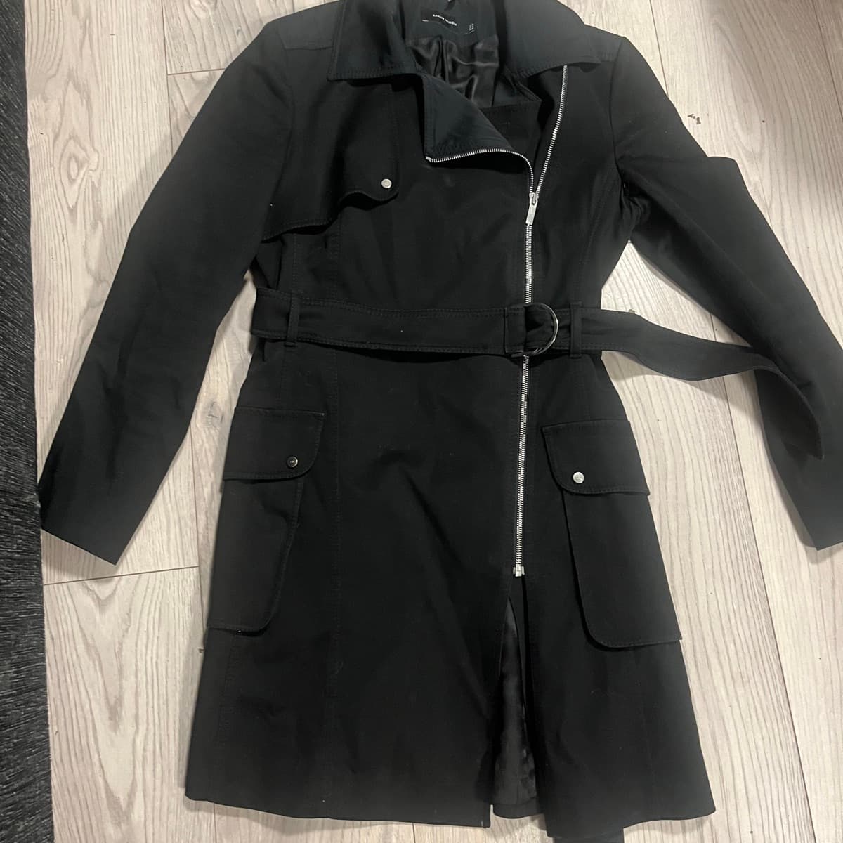 Karen Millen yfirhöfn