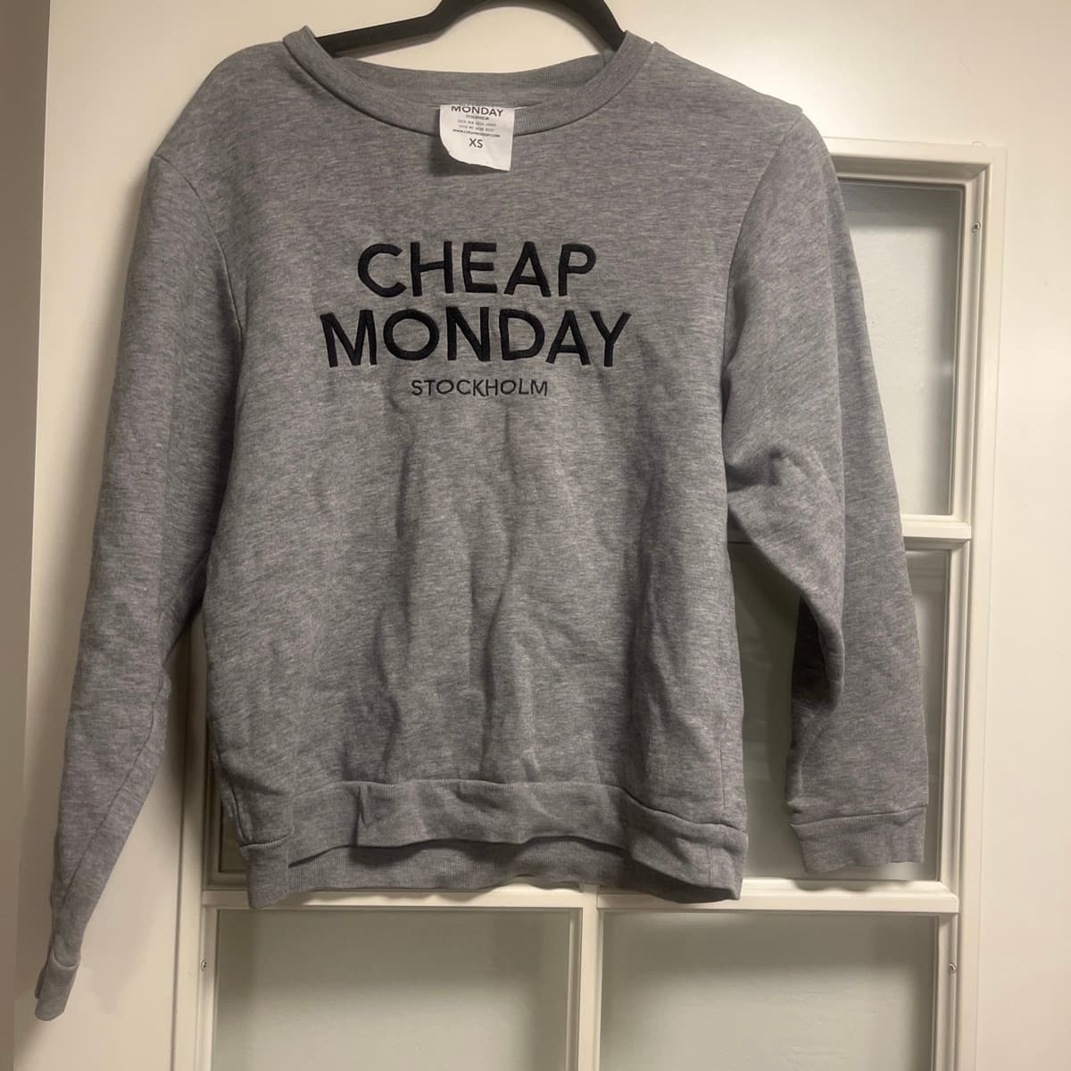 Cheap Monday peysa