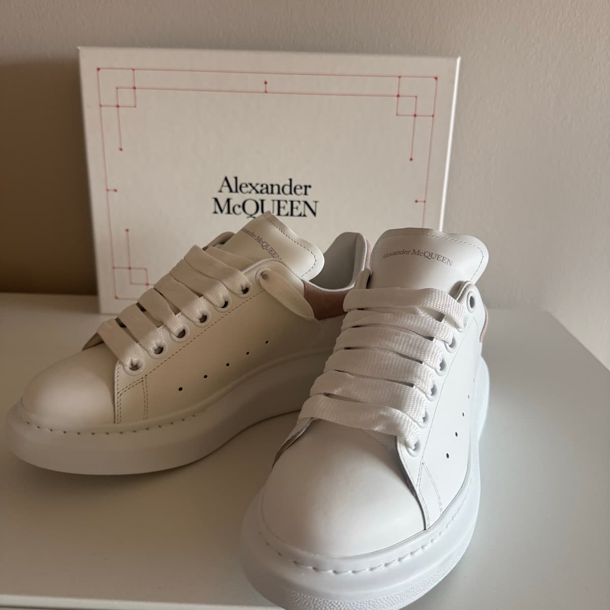 Alexander McQueen Oversized strigaskór