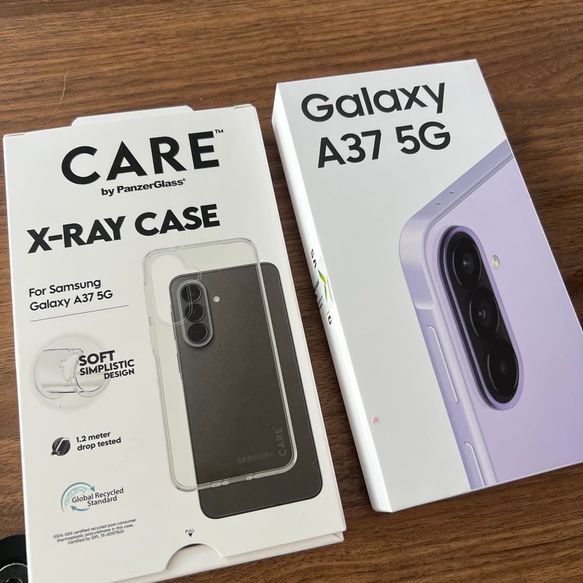 Samsung Galaxy A37 5G, 128GB og hulstur