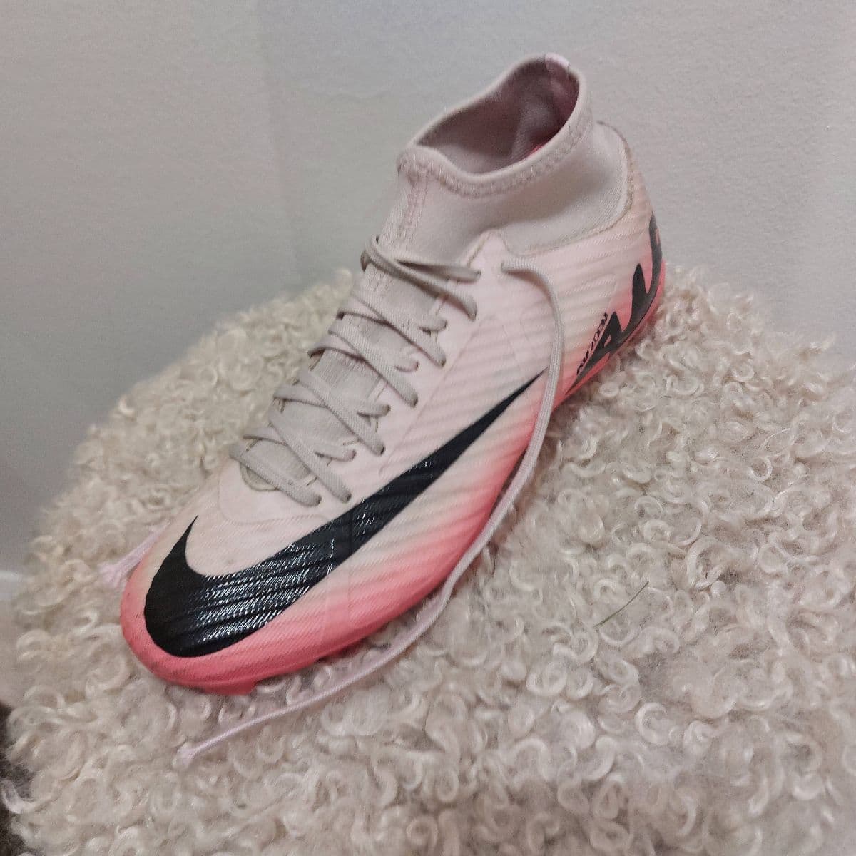 Nike takkaskór
