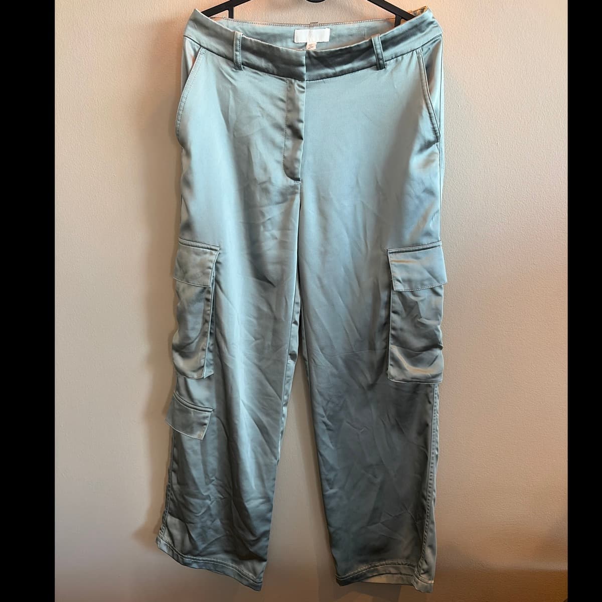 H&M satin cargobuxur