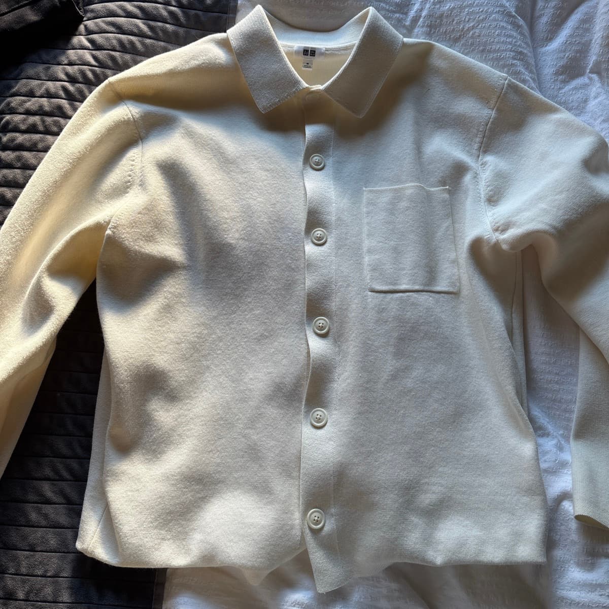 Uniqlo hneppt peysa